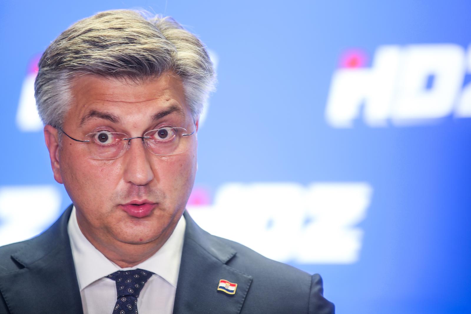 26.06.2023.., Zagreb - Dolazak clanova HDZ-a sjednicu sireg predsjednistva stranke. Nakon sjednice premijer se obratio medijima. Photo: Slavko Midzor/PIXSELL