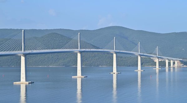 26.07.2023., Pogled na Peljeski most koji je otvoren 26. srpnja 2022. godine. Most je  dugacak 2404 metara i naveca visina iznad mora iznosi 55 metara. Glavna je prometna poveznica kontinentalne Hrvatske s poluotokom Peljescem. Photo: Matko Begovic/PIXSELL