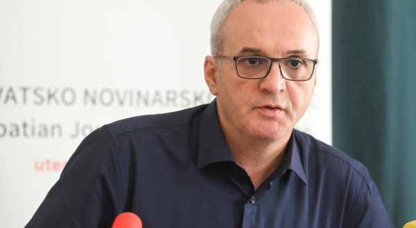 26.08.2022., Zagreb - U Hrvatskom novinarskom drustvu odrzana je konferencija za medije povodom rezultata rada povjerenstva koje je trebalo utvrditi je li bilo pogresaka i propusta u medicinskoj skrbi preminulog novinara Vladimira Matijanica.Na konferenciji su govorili Hrvoje Zovko predsjednik HND-a, Djurdjica Klancir novinarka portala Net.hr, te Ilko Cimic novinar portala index.hr. Hrvoje Zovko. Photo: Davorin Visnjic/PIXSELL