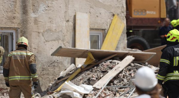 28.07.2023. Trogir -  Na podrucju brodogradilista, dogodila se nesreca u kojoj su ozlijedjene dvije osobe. Prema prvim informacijama doslo je do urusavanja zida. Jedna osoba je ostala zarobljena ispod rusevina Photo: Ivana Ivanovic/PIXSELL