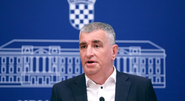 29.06.2023., Zagreb - Na konferenciji za medije odrzanoj u Saboru o temi "Sprema li se velika rasprodaja poljoprivrednog zemljista u Republici Hrvatskoj?" govorili su zastupnici Mosta. Photo: Patrik Macek/PIXSELL