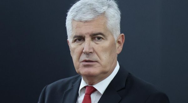 30.06.2023., Konjic, Bosna i Hercegovina - Konferencija za medije celnika stranaka nakon sastanka obavljenog jutros u Konjicu. Zavrsen je sastanak u Konjicu koji se danas odrzao izmedju politickih predstavnika stranaka Trojke i delegacija SNSD-a i HDZ BiH.  Dragan Covic Photo: Armin Durgut/PIXSELL