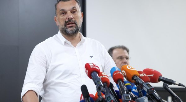 30.06.2023., Konjic, Bosna i Hercegovina - Konferencija za medije celnika stranaka nakon sastanka obavljenog jutros u Konjicu. Zavrsen je sastanak u Konjicu koji se danas odrzao izmedju politickih predstavnika stranaka Trojke i delegacija SNSD-a i HDZ BiH. Elmedin Konakovic Photo: Armin Durgut/PIXSELL
