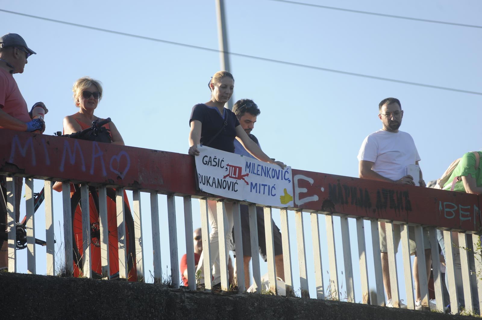 30, June, 2023, Belgrade - From 4:00 p.m., the blockade of the E75 highway began as part of the Serbia against violence protest, and the columns of cars moving from two toll booths converged at the Sava center, where they will remain until 8 p.m..   

30, jun, 2023, Beograd - Od 16 sati je pocela blokada auto-puta E75 u okviru protesta Srbija protiv nasilja, a kolone automobila koje su se kretale sa dve naplatne rampe spojile su kod Sava centra gde ce ostati do 20 casova.    Photo: M.A./ATAImages/PIXSELL