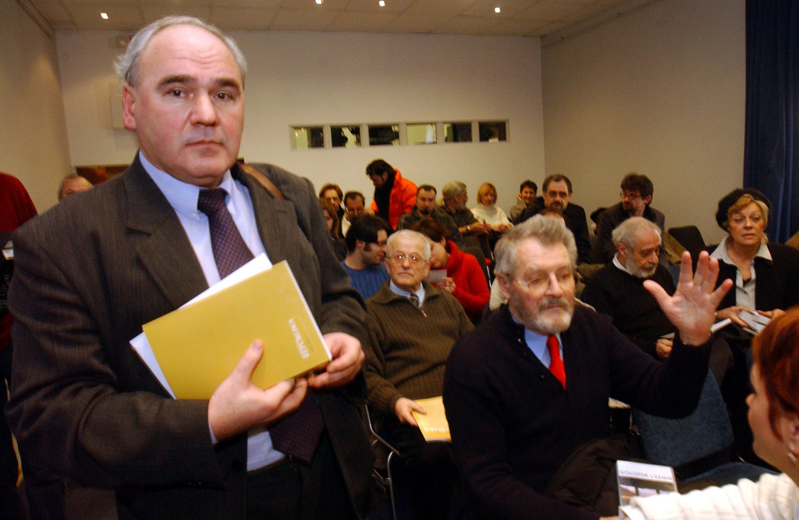 Zagreb, 15.02.2003 - Plenum Hrvtskog drutva pisaca. na slici predsjednik drutva Velimir Viskoviæ.
foto FaH / Denis CERIÆ