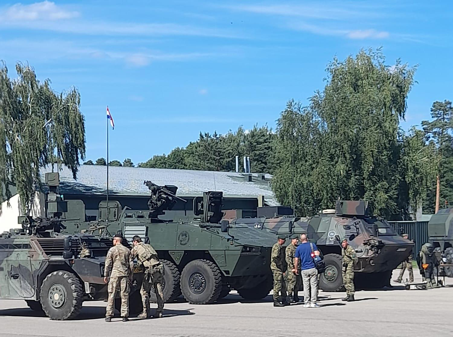 Vilnius, 12.7.2023.- Blizu litavskog mjesta Rukle, udaljenog samo stotinjak kilometara i od ruske eksklave Kalinjingrada i granice s Bjelorusijom, baza je u kojoj u sklopu misije jaèanja granica NATO-a borave hrvatski vojnici.  
foto HINA/ Maa Tauan/ ua