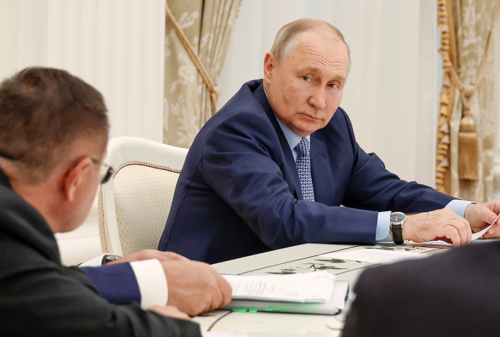 epa10791253 Russian President Vladimir Putin chairs a meeting on construction industry development issues at Kremlin, in Moscow, Russia, 08 August 2023. Vladimir Putin promised to discuss the possibility of accelerating the development of a regulatory framework related to the construction of high-rise wooden houses.  EPA/MIKHAEL KLIMENTYEV/SPUTNIK/KREMLIN POOL MANDATORY CREDIT