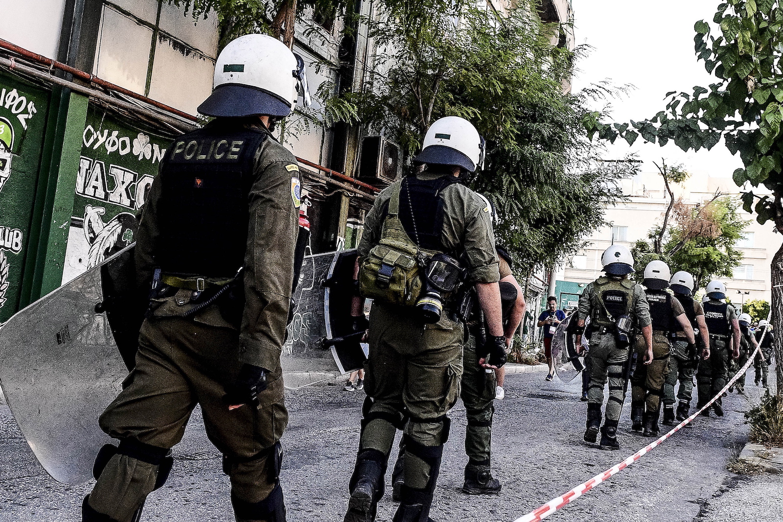 epa10792204 Riot police guards the area outside the stadium prior to the UEFA Champions League third qualifying round, 1st leg soccer match between Panathinaikos and Marseille in Athens, Greece, 09 August 2023.  EPA/PANAGIOTIS MOSCHANDREOU