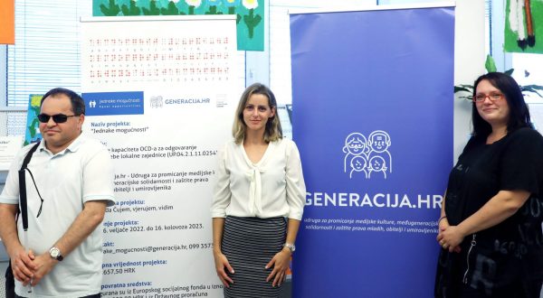 Zagreb, 10.08.2023. - U Hrvatskoj knjinici za slijepe odrana je konferencija za medije povodom uspjenog zavretka EU projekta "Jednake moguænosti". Na fotografiji osnivaè i upravitelj Zaklade  Èujem, vjerujem, vidim Mirko Hrkaè, urednica medijskih objava i glavna urednica portala Generacija.hr Maja ubariæ Mahmuljin, voditeljica projekta Daniela Klujbert-Opaèiæ. foto HINA/ Lana SLIVAR DOMINIÆ/ lsd