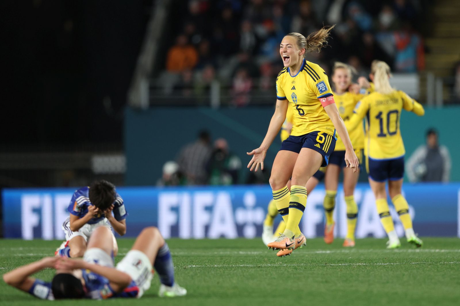 epa10794694 Magdalena Eriksson of Sweden celebrates following their win the FIFA Women's World Cup 2023 Quarter Final soccer match between Japan and Sweden in Auckland, New Zealand, 11 August 2023.  EPA/BRETT PHIBBS AUSTRALIA AND NEW ZEALAND OUT
