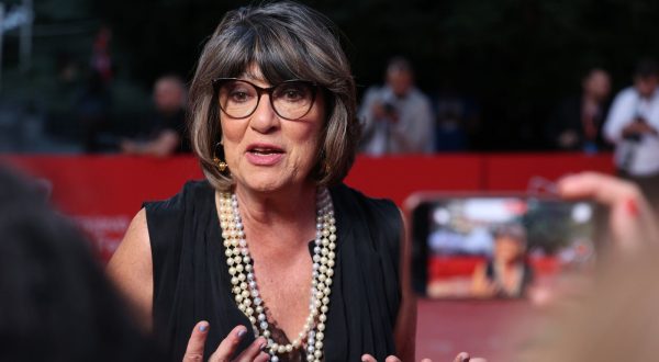 Sarajevo, 11.8.2023.- Projekcijom filma "Poljubite budućnost" hrvatskog redatelja s američkom adresom Nenada Čičin Šaina u petak je otvoren 29. Sarajevo Film Festival. Na slici Christian Amanpour. 
foto HINA/ FENA/ Amer Kajmović/ ua