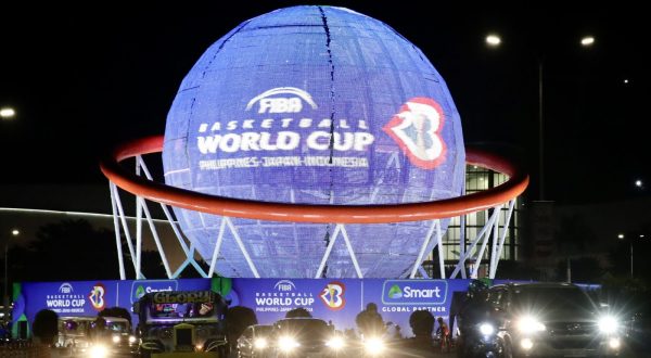 epa10802876 A giant FIBA Basketball World Cup globe with a giant basketball hoop on display at Mall of Asia arena in Manila, Philippines, 16 August 2023. President Ferdinand ‘Bongbong’ Marcos Junior has ordered the suspension of school classes and government work in Metro Manila and Bulacan province on 25 August 2023 as the country is co-hosting the FIBA Basketball World Cup. The competition is held from 25 August to 10 September 2023.  EPA/FRANCIS R. MALASIG