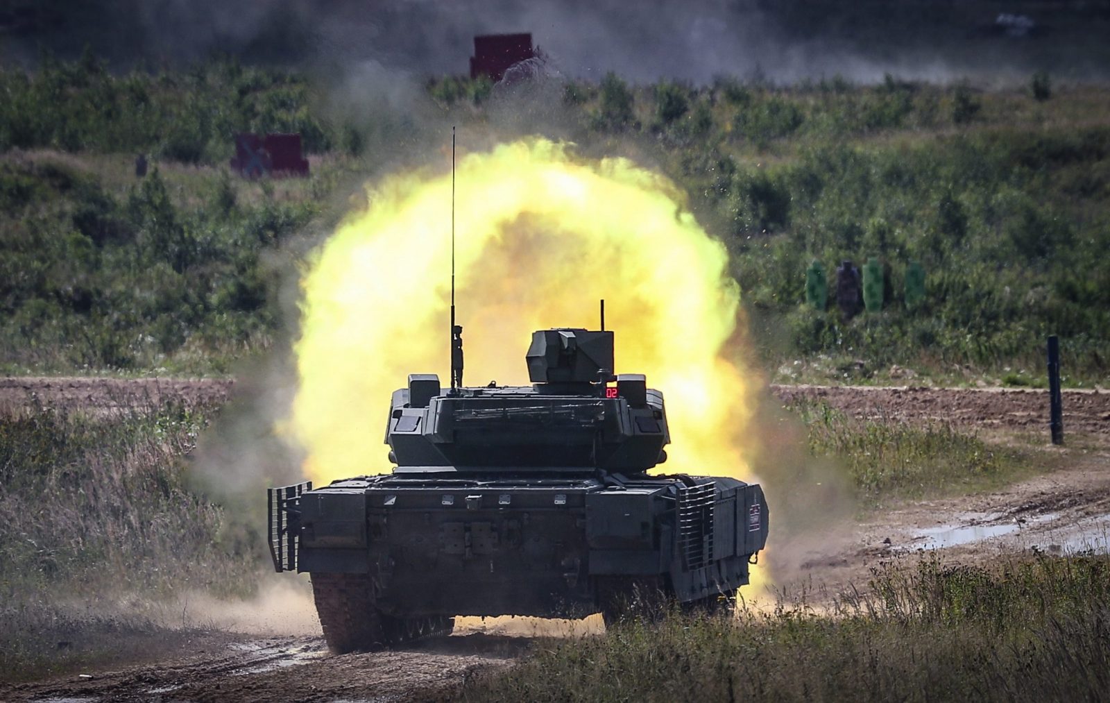 epa10802952 The newest Russian tank T-14 Armata fires during a dynamic display of military equipment at the International Military-Technical Forum 'Army-2023' held at the Alabino military training grounds outside Moscow, Russia, 16 August 2023. The International Military-Technical Forum 'Army-2023' is held from 14 to 20 August 2023 at Patriot Expo, Kubinka Air Base and Alabino military training grounds.  EPA/YURI KOCHETKOV