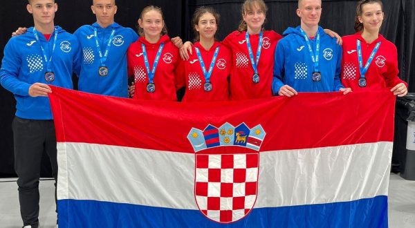 Tallin, 27.8.2023.- Posljednjeg dana Europskog juniorskog prvenstva u tekvondou koje se odrava u Tallinu hrvatski borac Leon Hrgota osvojio je zlatnu medalju u kategoriji do 78 kg, Dora Metroviæ srebrnu u kategoriji do 63 kg, a Grga Patruk Dugac bronèanu u kategoriji do 73kg.  
foto HINA/ HTS/ Jelena Marot/ ua