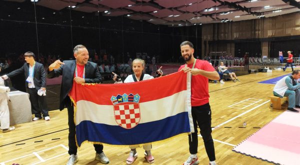 Sarajevo, 29.08.2023. - Mlada hrvatska tekvondoistica Petra Uglešić osvojila je zlatnu medalju na Svjetskom kadetskom prvenstvu koje se održava u Sarajevu. foto HINA/ Hrvatski taekwondo savez/ Jelena Marot/ ml
