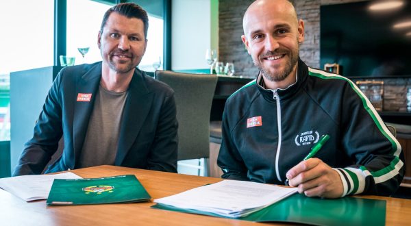 Bild zeigt: Lukas Grgic, Markus Katzer, SK Rapid Wien x Grgic, 03.08.23, Allianz Stadion, Wien, Austria © Red Ring Shots