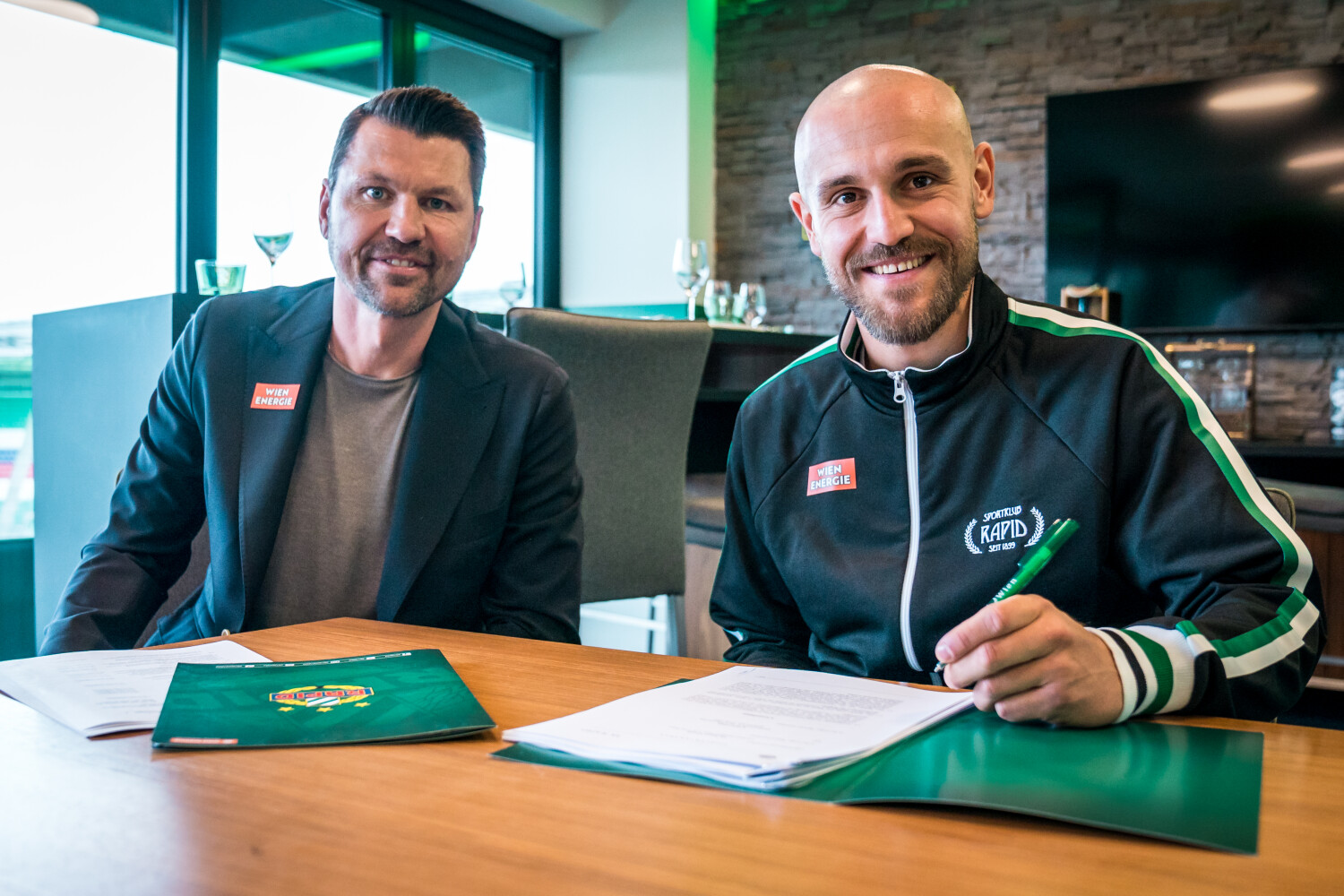 Bild zeigt: Lukas Grgic, Markus Katzer, SK Rapid Wien x Grgic, 03.08.23, Allianz Stadion, Wien, Austria © Red Ring Shots