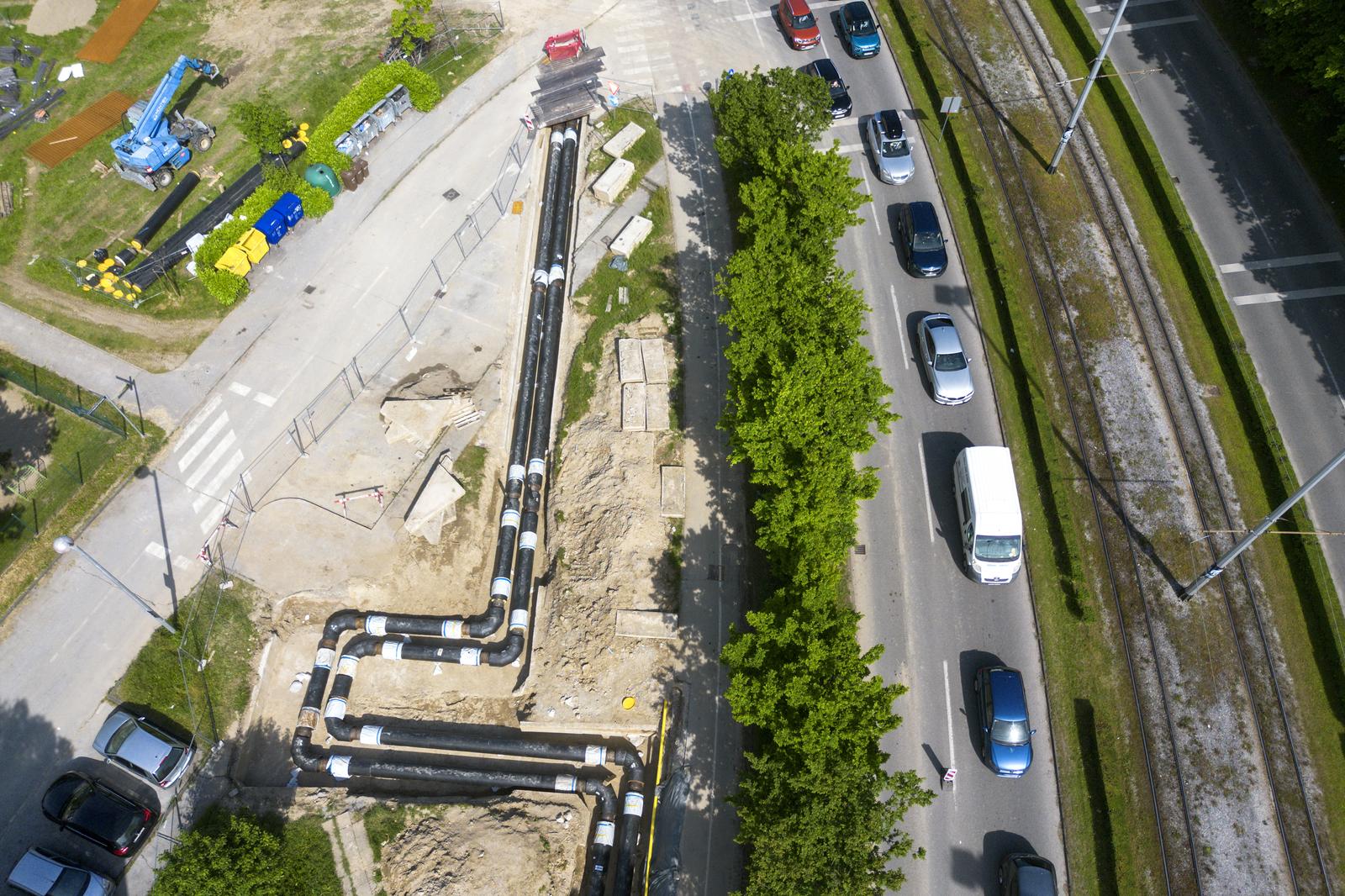 23.05.2023., Zagreb - Zracna fotografija Horvacanske ceste (sjeverni i juzni kolnik) na dijelu od Ulice Ferdinanda Budickog do Ulice Hrgovici koja ce od utorka 23. 05. od 09,00 sati do utorka 06. 06. 2023. do 04,00 sata biti zatvorena za sav promet. Zbog zatvaranja prometnice stvaraju se velike guzve. Photo: Luka Stanzl/PIXSELL