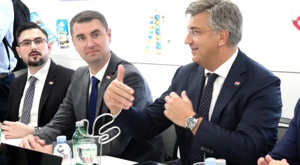 05.08.2023., Drnis - Obilazak tvornice aluminija Aluflexpack Novi. ministar gospodarstva i odrzivog razvoja Davor Filipovic, predsjednik Vlade RH Andrej Plenkovic Photo: Dusko Jaramaz/PIXSELL