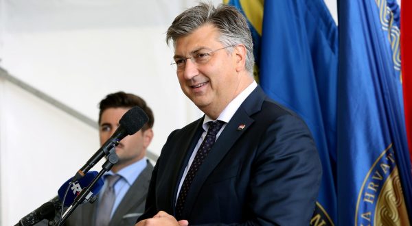 06.08.2023., Arzano - U cast prvog hrvatskog poginulog redarstvenika Josipa Jovica drzavni vrh otvorio spomen sobu i memorijalni centar Josip Jovic u Arzanu Photo: Ivana Ivanovic/PIXSELL