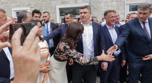 06.08.2023., Sinj - 308. Sinjska alka. Sinjska alka je hrvatska viteska igra. Odrzava se svake godine u nedjelju u prvoj trecini mjeseca kolovoza u Sinju, na godisnjicu pobjede nad turskim osvajacima 14. kolovoza 1715. Na taj dan je 700 hrvatskih vojnika iz Sinja uspjelo odbiti navalu vojske turskog seraskera Mehmed-pase Celica koja je brojala 60.000 vojnika. Sanja Music Milanovic, predsjednik RH Zoran Milanovic, predsjednik Sabora Gordan Jandrokovic, predsjednik Vlade RH Andrej Plenkovic.L Photo: Ivana Ivanovic/PIXSELL