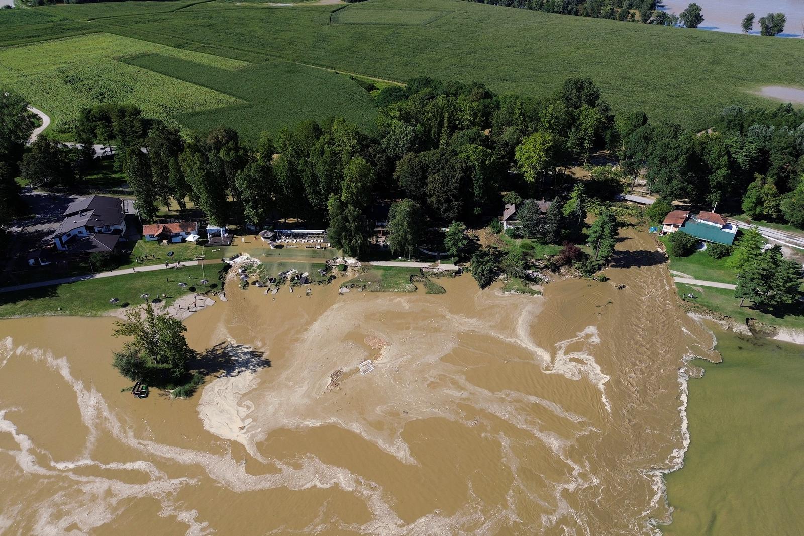 07.08.2023., Botovo - Jezero Soderica uz rijeku Dravu u koje se zbog velikih poplava preljeva rijeka Drava. Photo: Luka Stanzl/PIXSELL