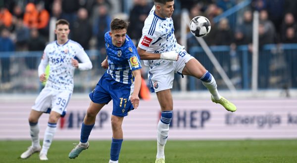 08.04.2023., stadion u Kranjcevicevoj ulici, Zagreb - SuperSport HNL, 28. kolo, NK Lokomotiva - GNK Dinamo. Lukas Kacavenda, Dino Peric Photo: Marko Lukunic/PIXSELL