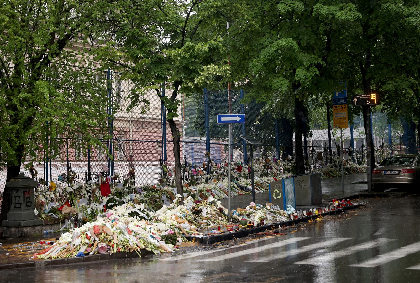 08.05.2023., Beograd, Srbija - Ispred osnovne skole "Vladislav Ribnikar" vise nema knjige zalosti, a danas je i prvo jutro kako nema niti jednog gradjana. Photo: Armin Durgut/PIXSELL