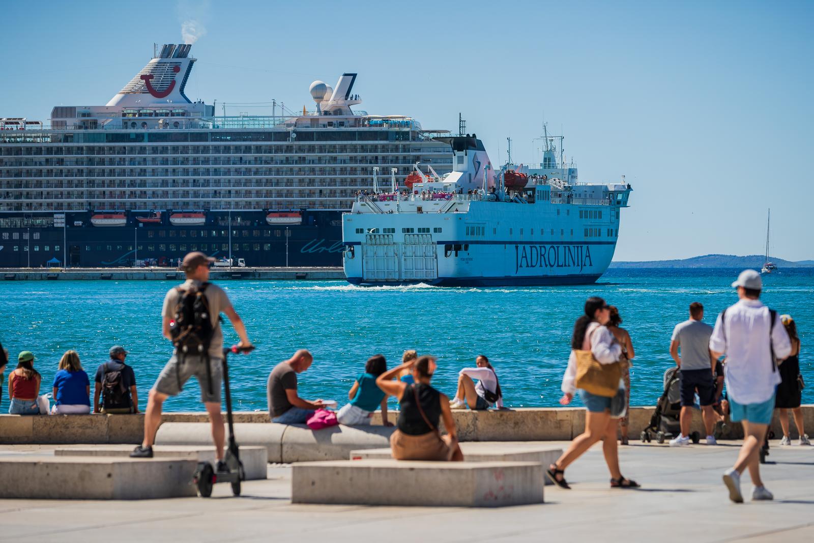 08.08.2023., Split - Suncano i ljetno prijepodne na Splitskoj Rivi. Photo: Zvonimir Barisin/PIXSELL