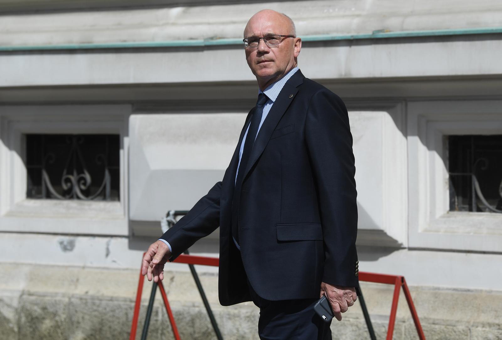 09.04.2018., Zagreb - Nakon sudjenja Davidu Komsicu za ubojstvo Kristine Krupljan ispred suda odvjetnici i obitelj su davali izjave za medije. Veljko Miljevic odvjetnik Davida KomsicarPhoto: Marko Lukunic/PIXSELL