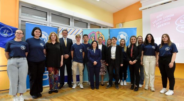 9.5.2022., Zagreb - U Hotelijersko turistickoj skoli odrzana je  konferenciju za medije u povodu 5. Dana medijske pismenosti, u organizaciji Agencije za elektronicke medije i UNICEF-a, pod pokroviteljstvom Ministarstva kulture i medija te Ministarstva znanosti i obrazovanja.
 Photo: Davorin Visnjic/PIXSELL