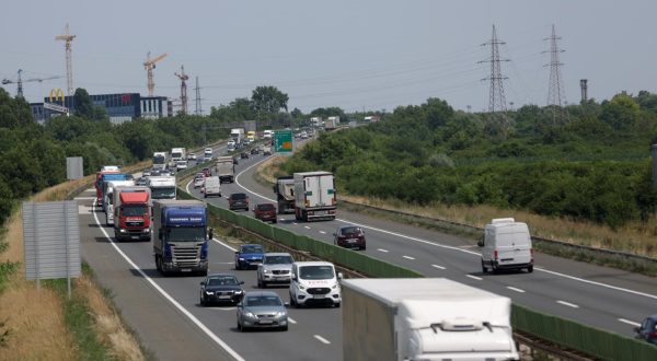 10.07.2023.,Zagreb - Pojacan je promet na autocesti A1 izmedju naplate Lucko i Cvora Karlovac u smjeru mora te se povremeno vozi u kolonama uz zastoje. Photo: Luka Stanzl/PIXSELL