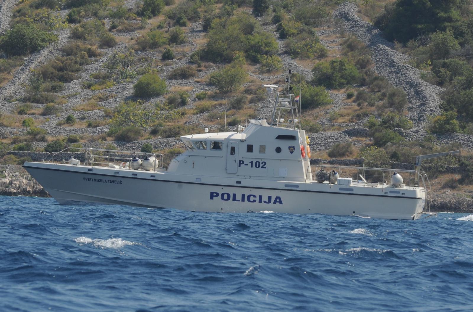 16.08.2011.,Primosten - Dvoje ljudi poginulo je u sudaru jedrilice i glisera koji se oko podneva dogodio u moru kod Primostena. Na gliseru je bio zagrebacki poduzetnik Tomislav Horvatincic, dok su na jedrilici Santa Pazienza pod talijanskom zastavom, poginuli muskarac i zena. Photo: Hrvoje Jelavic/PIXSELL