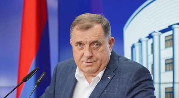 12.08.2023., Banja Luka, Bosna i Hercegovina - Predsjednik RS Milorad Dodik odrzao je konferenciju za medije nakon sto je Tuzilastvo BiH podiglo optuznicu protiv njega. Dodik je za podizanje optuznice rekao da iza toga stoji americki veleposlanik u BiH, kao i da ce pokrenuti tuzbu protiv tuzioca Tuzilastva BiH zbog "zlouporabe" sluzbenog polozaja, ali i da ce se odazvati na poziv Suda BiH ukoliko se potvrdi optuznica. Dodik je pojedine medije iz RS nazvao "izdajnickim" poput N1, portala Buka i Kapital te najavio da ce uskoro izaci s dokazima da su dobili nekiliko milijuna funti za aktivnosti usmjerene protiv vlasti u RS.   Photo: Dejan Rakita/PIXSELL
