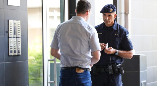 14.07.2021., Zagreb - Policija dovodi bivseg ravnatelja Gradskih groblja Zagreb Patrika Segotu na pretres njegova stana u Slovensku ulicu 22. Photo: Emica Elvedji/PIXSELL