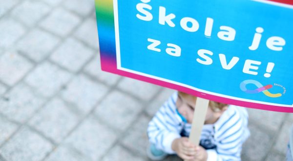 14.09.2019.Zagreb - Inicijativa Skola za sve odrzala je prosvjed gradjana zbog zahtjeva za pomocnike u nastavi koje su podnijeli roditelji i skole za djecu s teskocama, a koje Ministarstvo znanosti i obrazovanja nije rijesilo do pocetka nove skolske godine. Zahtijevaju ravnopravnost i jednake mogucnosti za svu djecu u odgojno-obrazovnom sustavu Photo: Sanjin Strukic/PIXSELL