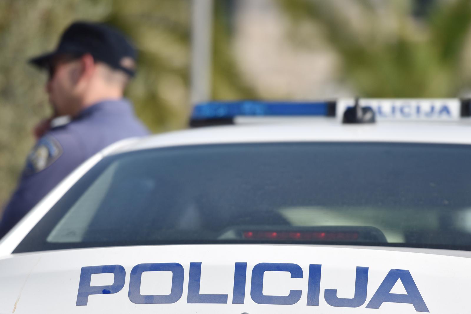 Vozila policije i vatrogasaca 14.10.2018., Vodice - Policija i vatrogascirrPhoto: Hrvoje Jelavic/PIXSELL