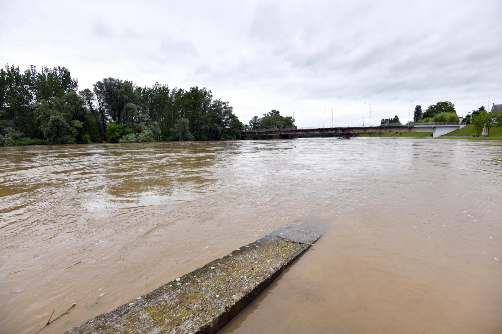 17.05.2023. Mursko Sredisce - Vodostaj rijeke Mure, pocele pripreme za obranu od polave  Photo: Vjeran Zganec Rogulja/PIXSELL