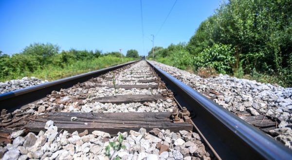 17.07.2023., Velika Ludina - Radnici HZ rade na dizanju lokomotiva kako bi ih mogli odvuc sa mjesta izljetanja. Photo: Igor Soban/PIXSELL