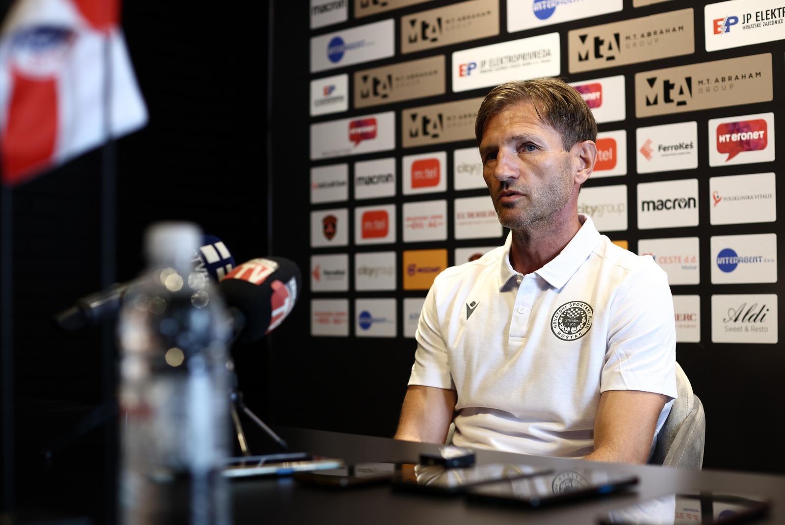 17.07.2023. Mostar: HSK Zrinjski Mostar odrzao tiskovnu konferenciju uoci uzvratne utakmice prvog pretkola Lige prvaka protiv armenskog prvaka FC Urartu-a. Za medije su govorili trener HSK Zrinjski, Krunoslav Rendulic, te kapiten Nemanja Bilbija.
 Photo: Denis Kapetanovic/PIXSELL