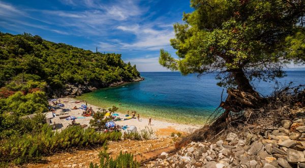 01.08.2023., Korcula Uvala Vaja - Uvala Vaja nalazi se blizu mjesta Racisce na sjevernoj strani Otoka Korcule.  Photo: Zvonimir Barisin/PIXSELL