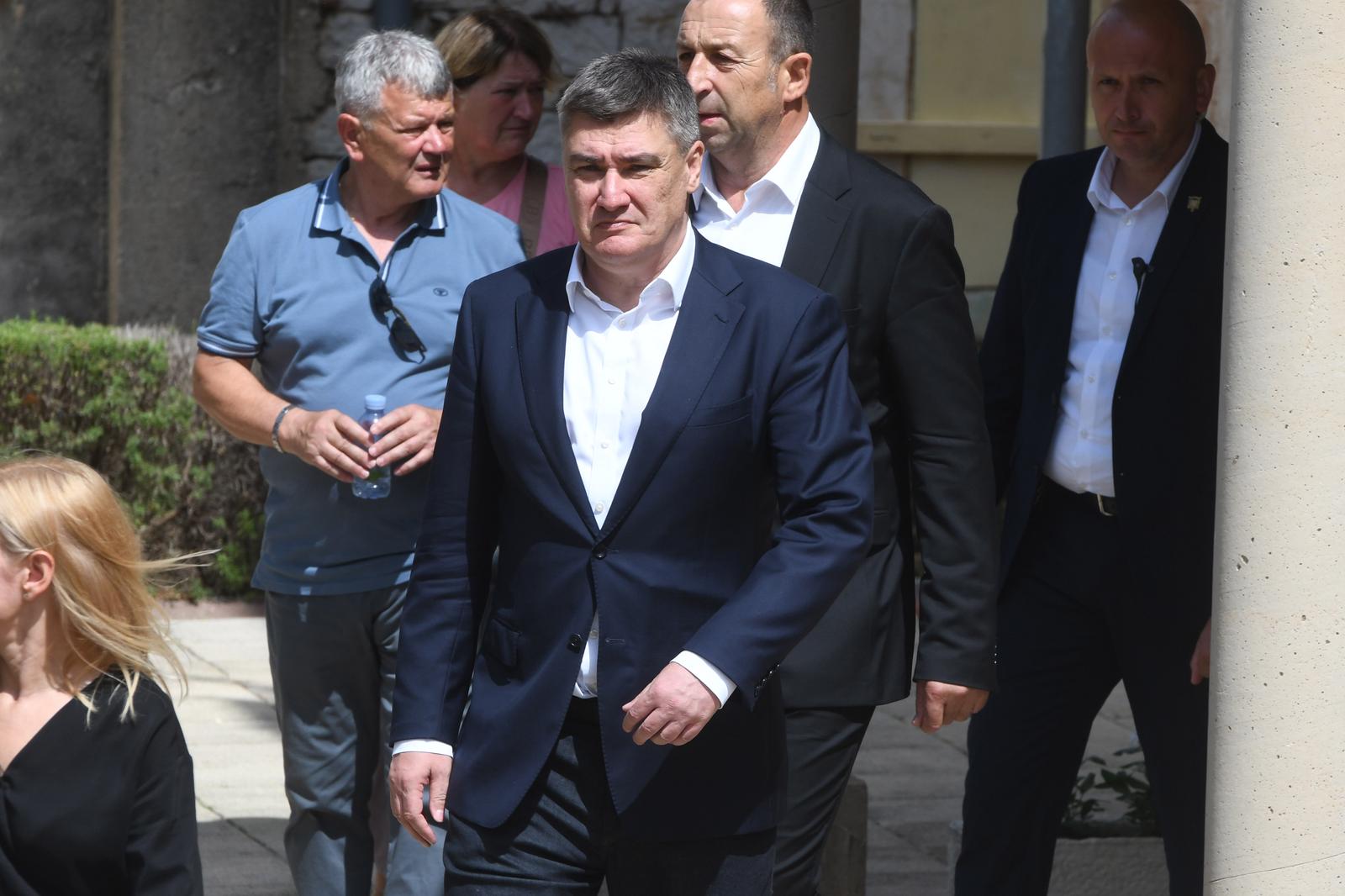 21.07.2023., Oklaj - Polaganje vijenaca kod sredisnjeg kriza u cast poginulim braniteljima. Predsjednik RH Zoran Milanovic Photo: Hrvoje Jelavic/PIXSELL