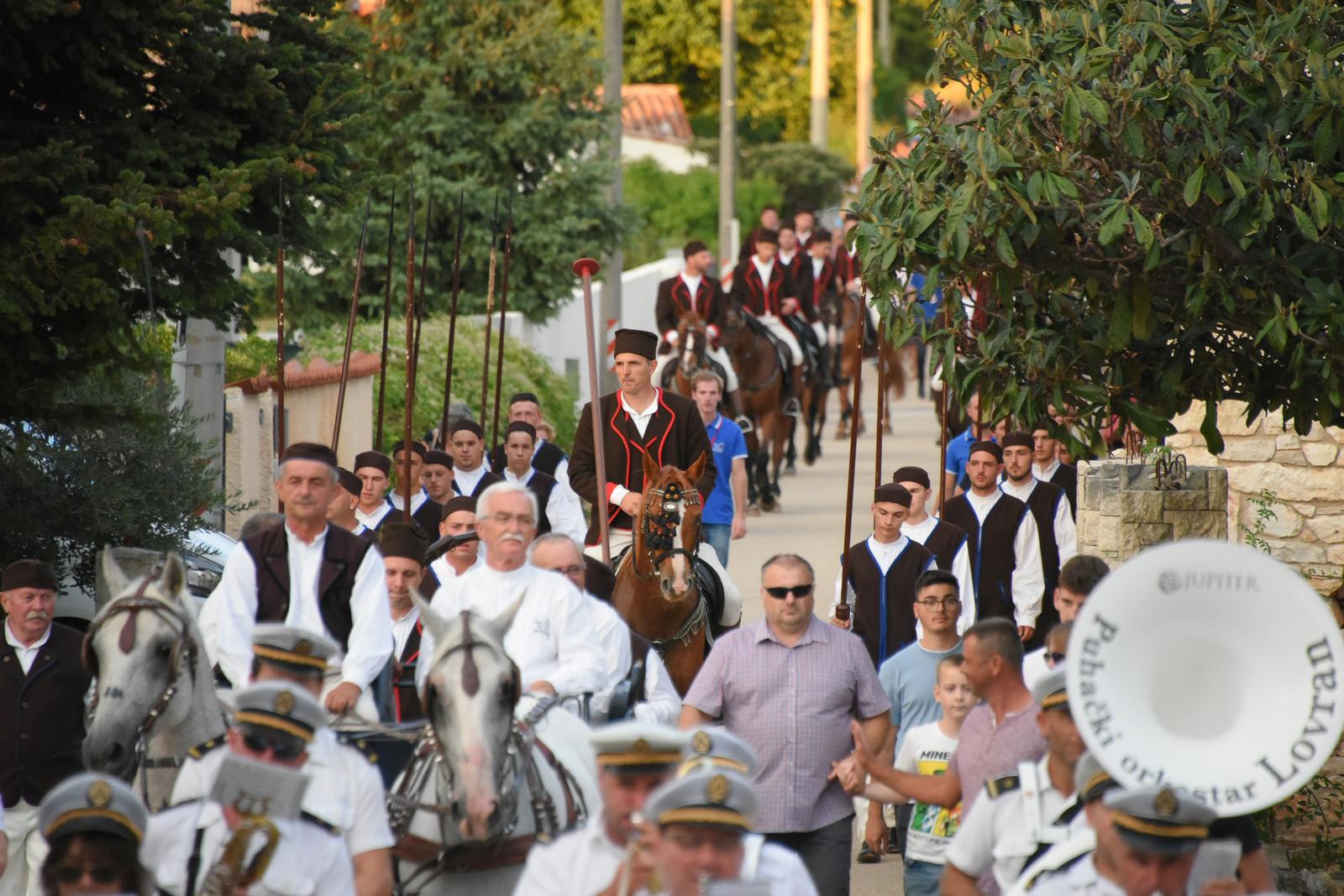 21.08.2022., Barban - Petar Bencic, na konju Zen, sa sedam osvojenih punti, slavodobitnik je 47. Trke na prstenac.  Photo: Sasa Miljevic/PIXSELL