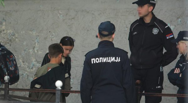 22, May, 2023, Belgrade - Classes at the Elementary School "Vladislav Ribnikar" continued from this morning, and will take place from 8 am for the morning shift and from 1 pm for the afternoon shift. Photo: Milos Tesic/ATAImages

22, maj, 2023, Beograd - Nastava u Osnovnoj skoli "Vladislav Ribnikar" je nastavljena od jutros,  a odvijace se od osam za prepodnevnu i od 13 casova za popodnevnu smenu. Photo: Milos Tesic/ATAImages Photo: Milos Tesic/ATAImages/PIXSELL