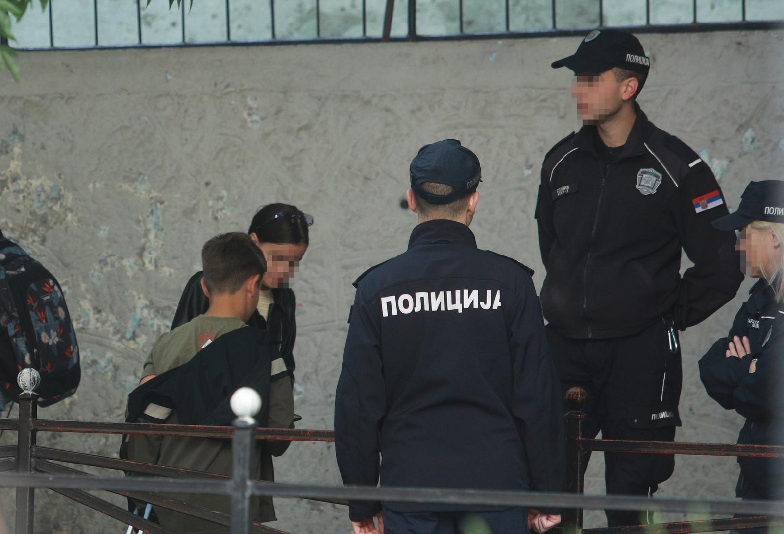 22, May, 2023, Belgrade - Classes at the Elementary School "Vladislav Ribnikar" continued from this morning, and will take place from 8 am for the morning shift and from 1 pm for the afternoon shift. Photo: Milos Tesic/ATAImages

22, maj, 2023, Beograd - Nastava u Osnovnoj skoli "Vladislav Ribnikar" je nastavljena od jutros,  a odvijace se od osam za prepodnevnu i od 13 casova za popodnevnu smenu. Photo: Milos Tesic/ATAImages Photo: Milos Tesic/ATAImages/PIXSELL