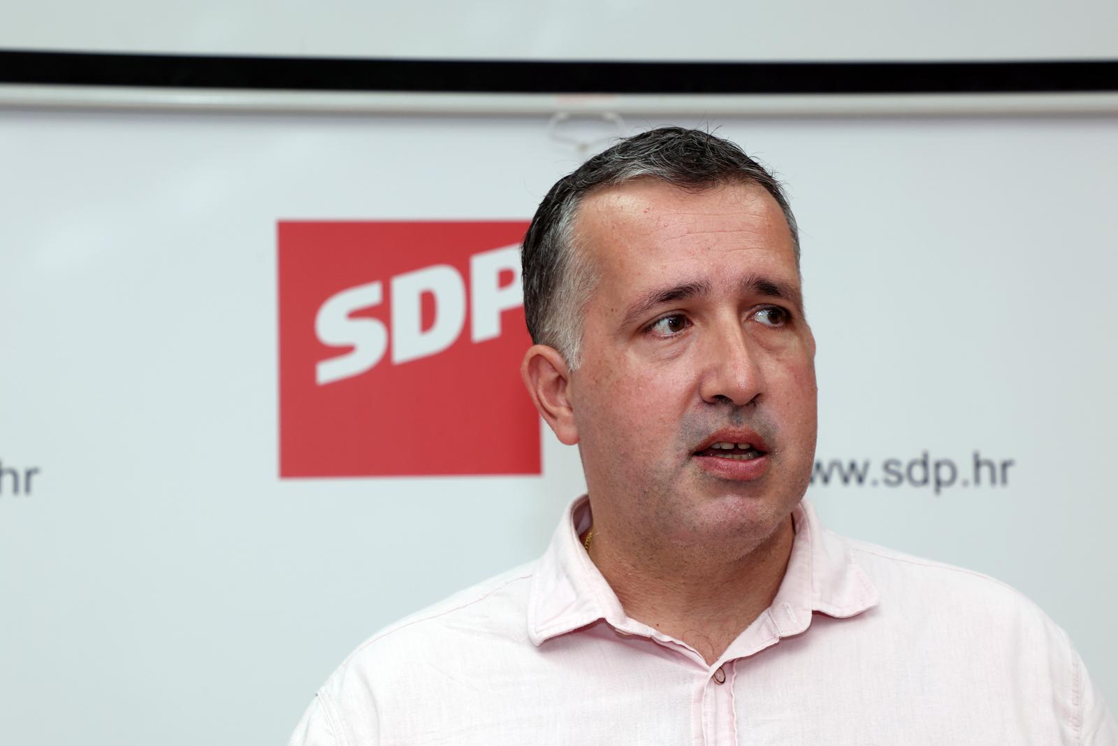 22.08.2023., Split- Konferencija o ukljucivanju Dalmacije u osnovnu Transeuropsku prometnu mrezu na kojoj su govorili predsjednik SDP-a Sinisa Hajdas Doncic i  SDP-ov tajnik za EU i potpredsjednik SDP-a Split Goran Kotur. Photo: Ivana Ivanovic/PIXSELL