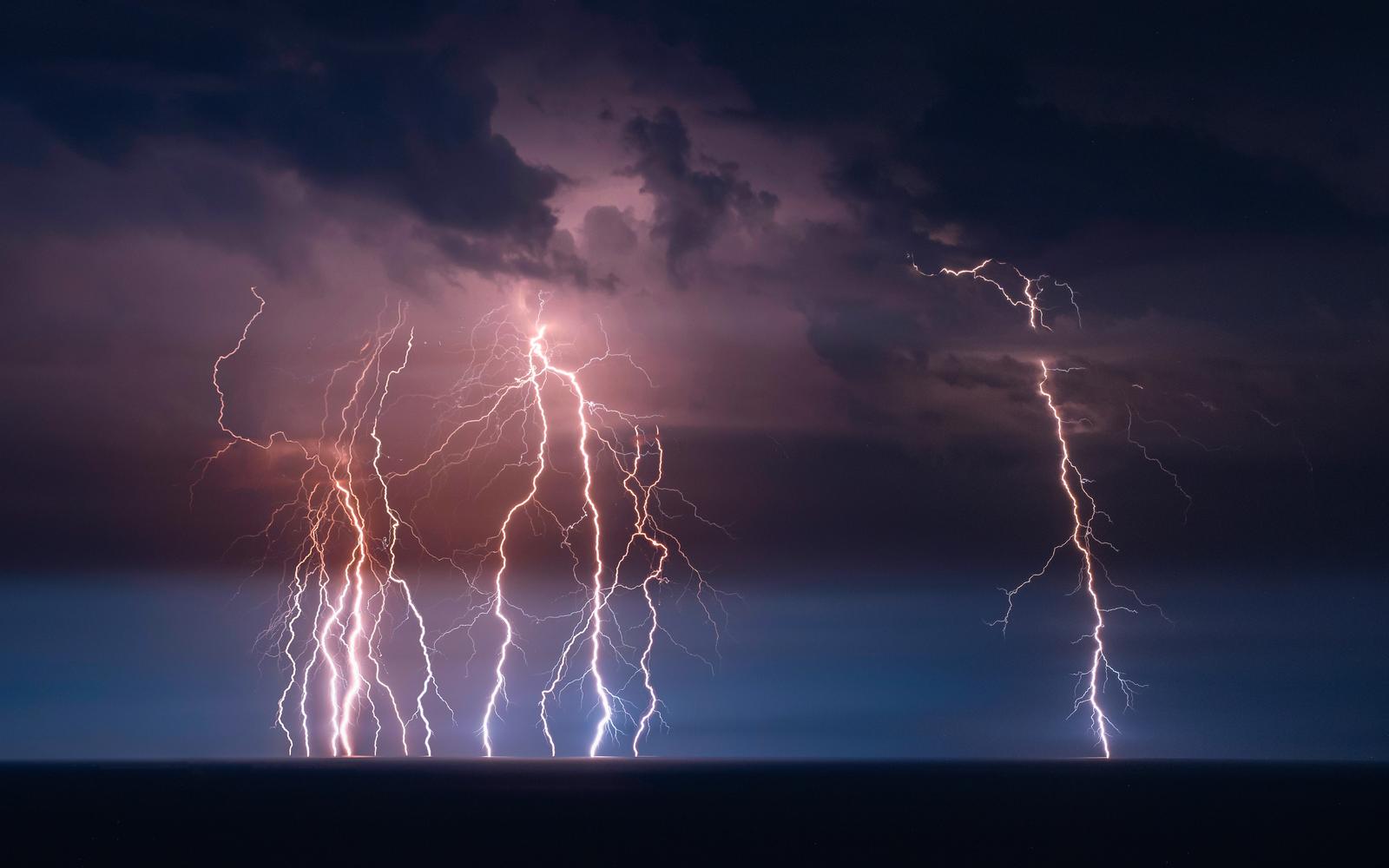 21.09.2020., Zadar - Munje parale nebo nad gradom i morem. Photo: Bruno Fantulin/PIXSELL