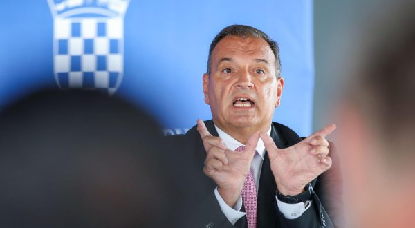 24.8.2023., Zagreb - Ministar zdravstva Vili Beros dao je izjavu medijima nakon sjednice Vlade RH u Nacionalnoj i sveucilisnoj knjiznici. Photo: Jurica Galoic/PIXSELL