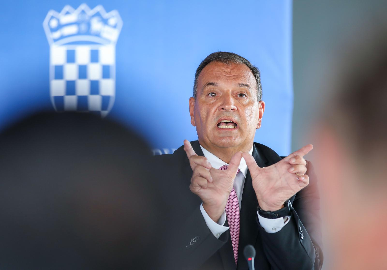 24.8.2023., Zagreb - Ministar zdravstva Vili Beros dao je izjavu medijima nakon sjednice Vlade RH u Nacionalnoj i sveucilisnoj knjiznici. Photo: Jurica Galoic/PIXSELL