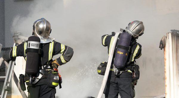 24.10.2019., Zagreb  - Na zgradi u Grobnickoj ulici izbio je pozar. Photo: Slavko Midzor/PIXSELL